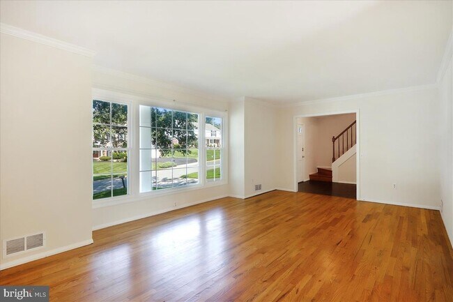 Building Photo - 8709 Sleepy Hollow Ln