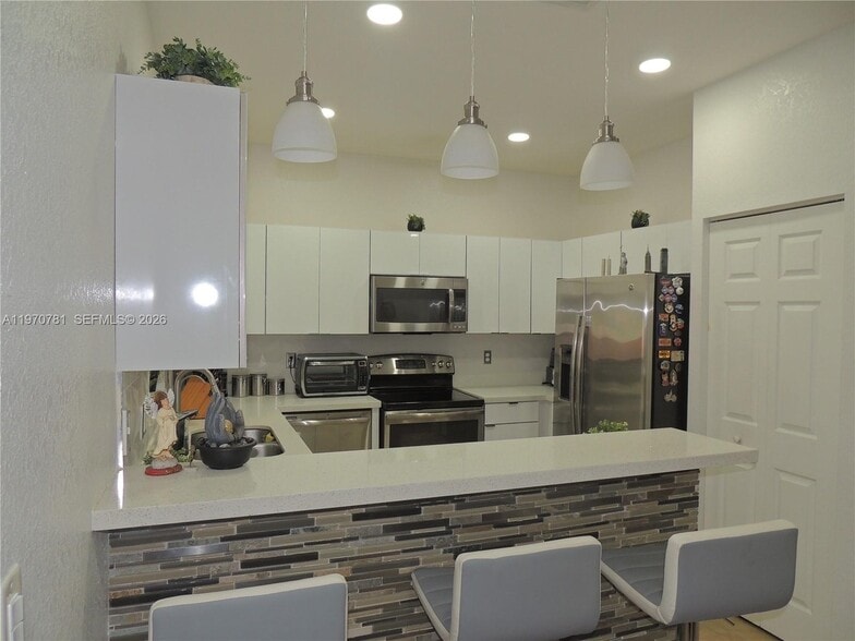 Building Photo - 11301 NW 88th Ter