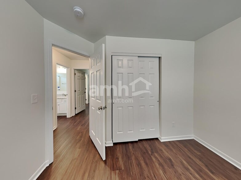 Building Photo - 10704 Sandy Ct