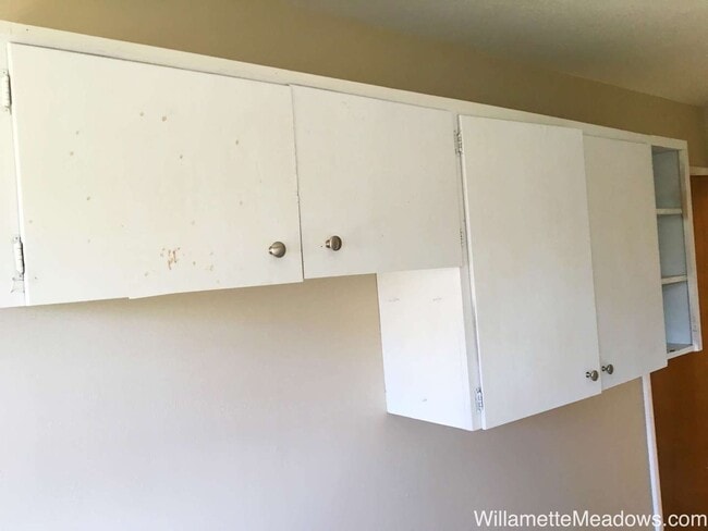 Building Photo - Charming Updated 3 Bedroom Home with A/C, Garage & Fenced Backyard in South Salem