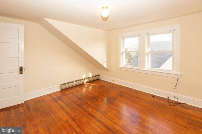 Primary Photo - 5 Glenwood Ave