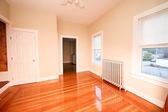 Building Photo - 30 Sheppard Ave