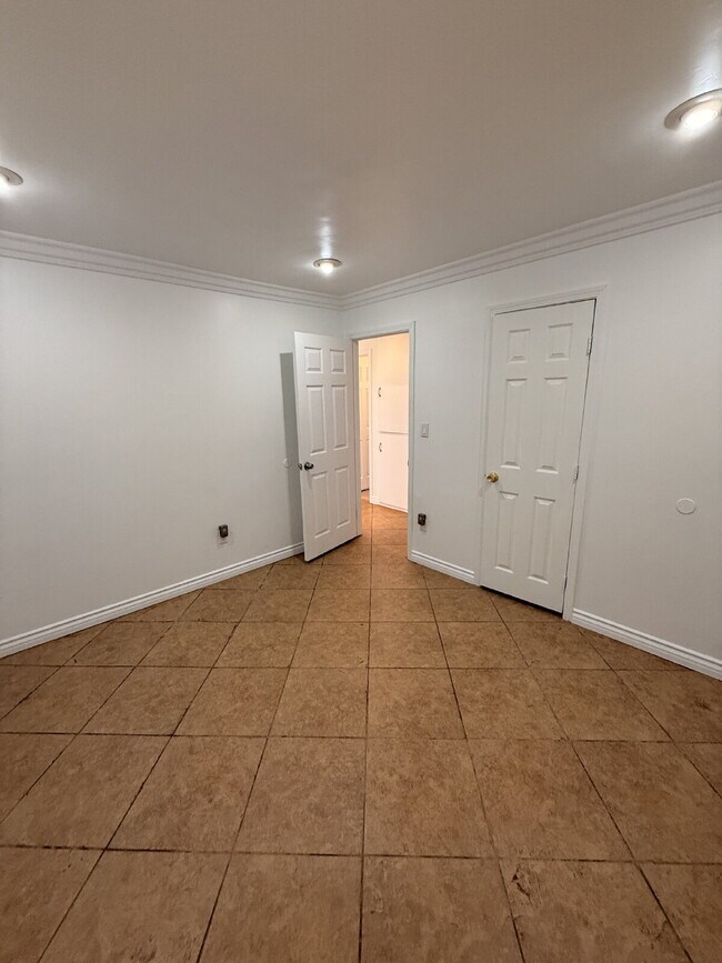 Building Photo - $3,500 - 3 Bed / 1 Bath House in Chula Vista with a Large Yard!