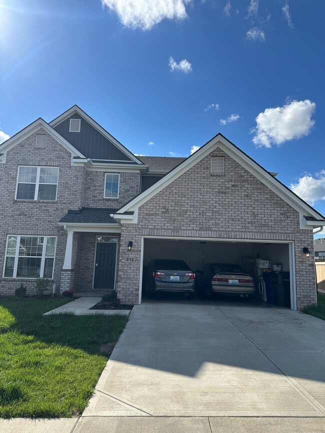 Building Photo - 813 Calista Flt