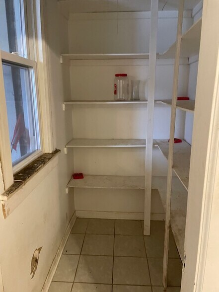 Building Photo - 5017 W Huron St