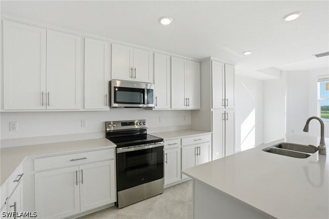 Building Photo - 15405 Grn Acrs Ave