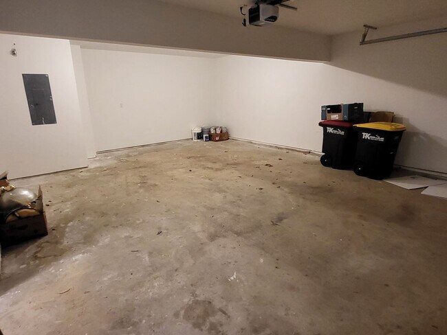 Building Photo - 3318 Lenehan Ln