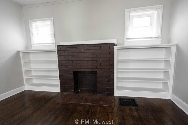 Building Photo - 1529 E Ohio St