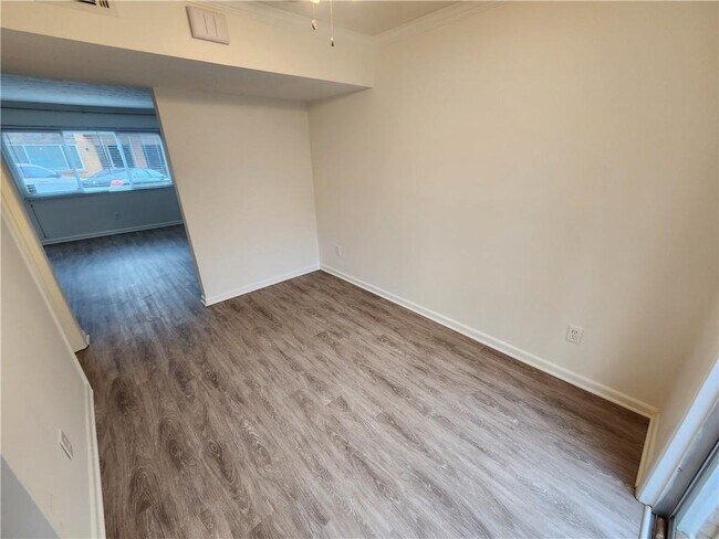 Building Photo - 120 Biscayne Dr NW