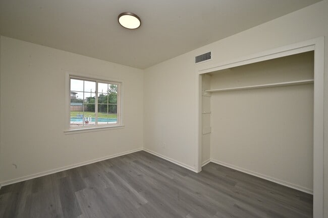 Building Photo - 14420 Westway Ln