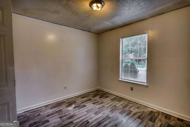 Building Photo - 2119 Briar Glen Ln SW