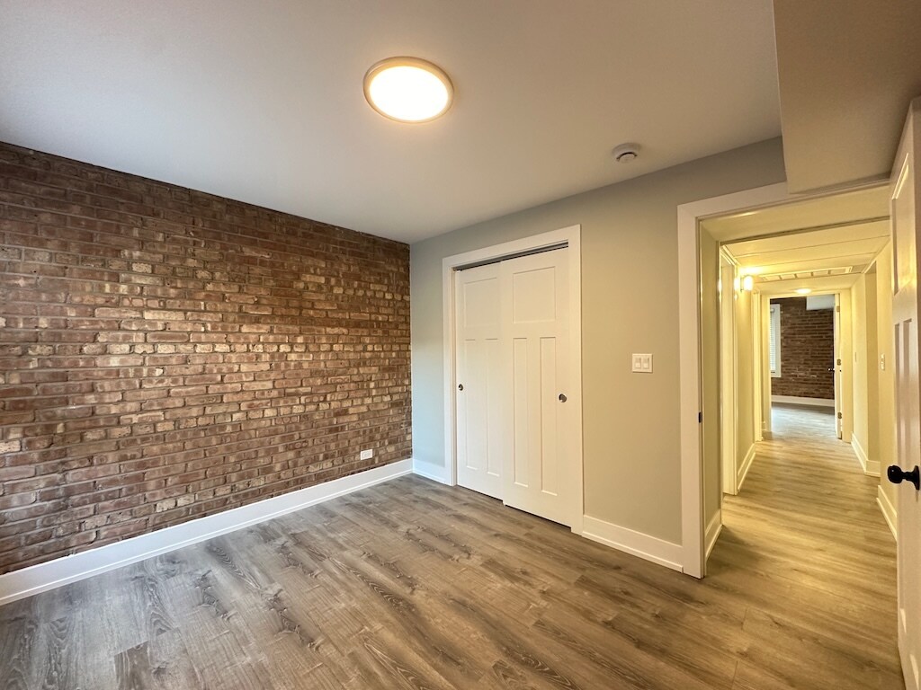 Building Photo - 1212 N La Salle Dr