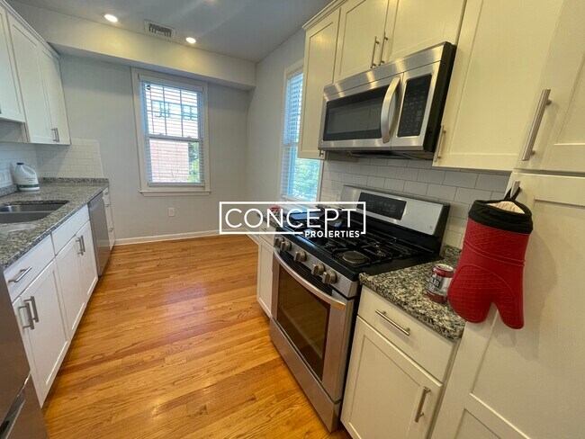 Building Photo - 11 Pierce St