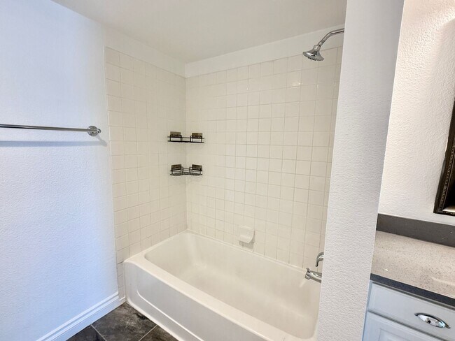Building Photo - Beautifully Updated Condo in Gated Copper Palms Community