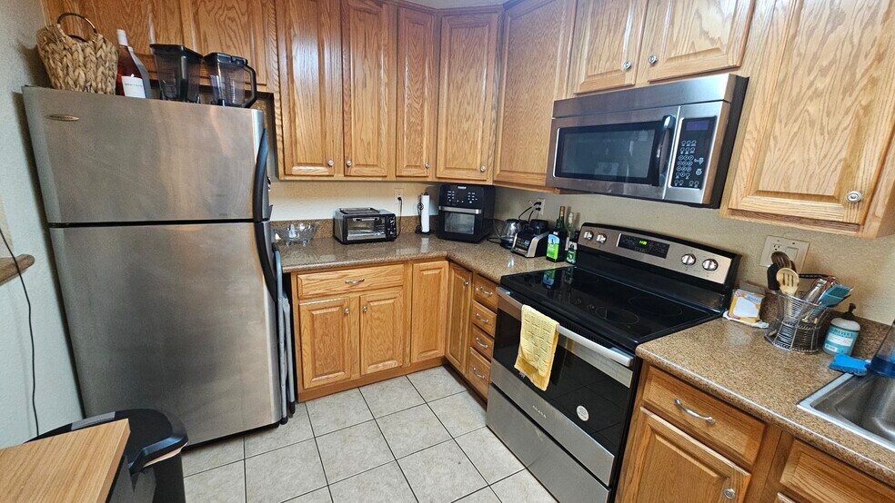 Building Photo - 1737 Bayview Heights Dr