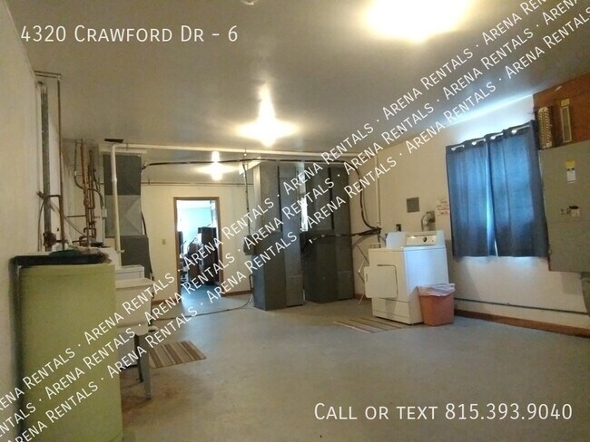 Building Photo - 4320 Crawford Dr