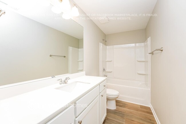 Building Photo - 2105 Boxwood Cir