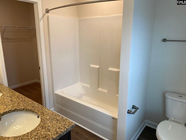 Building Photo - 421 Sharptail Dr