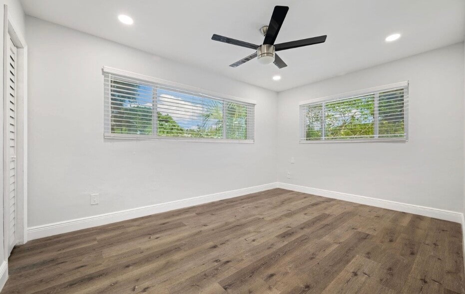 Building Photo - 2298 NE 4th Ave