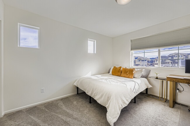 Building Photo - 1116 Highlands Dr