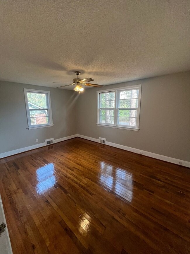 Building Photo - 2BR/1BA in Forest Acres