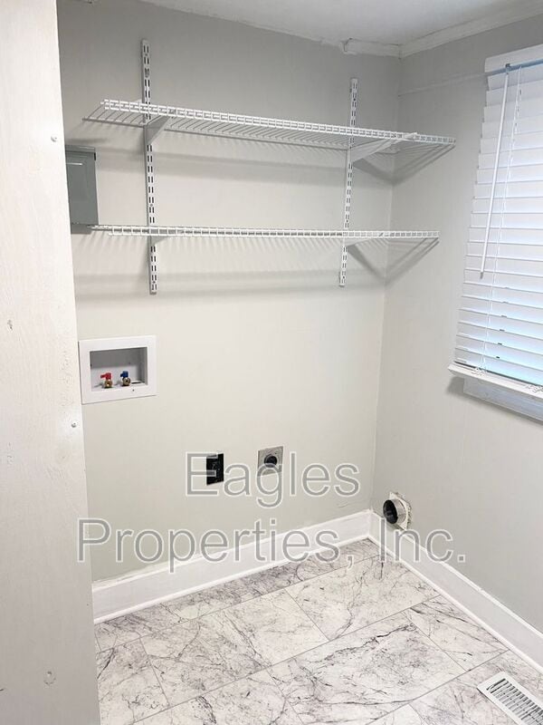 Building Photo - 104 Lane St