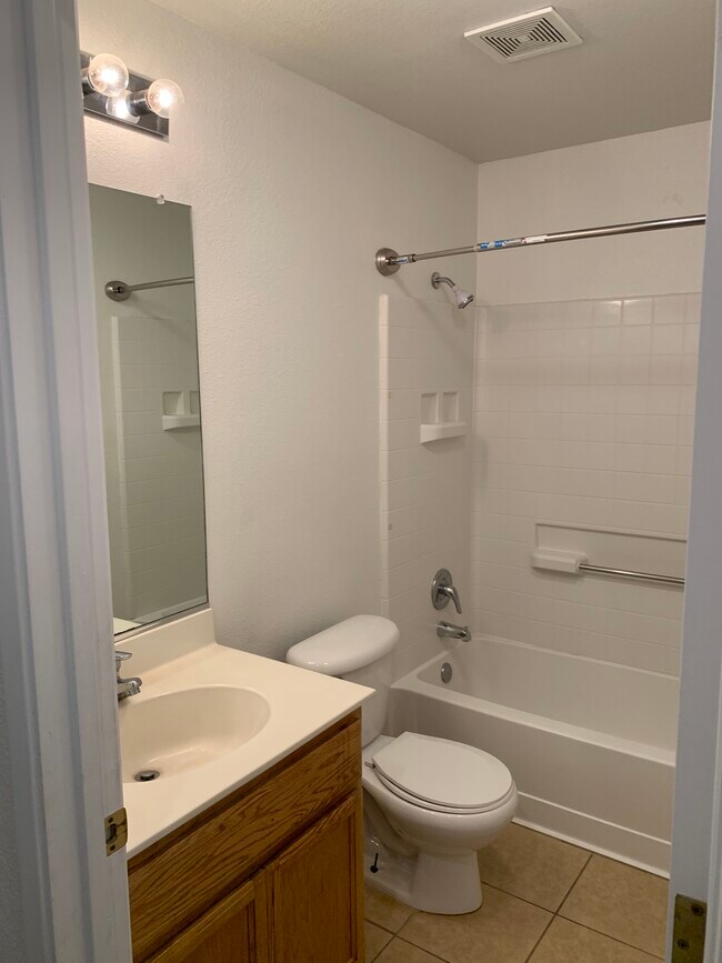 Building Photo - 1118 Solstice Ave