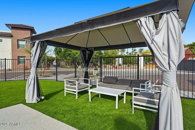 Building Photo - 7959 N 53rd Ave