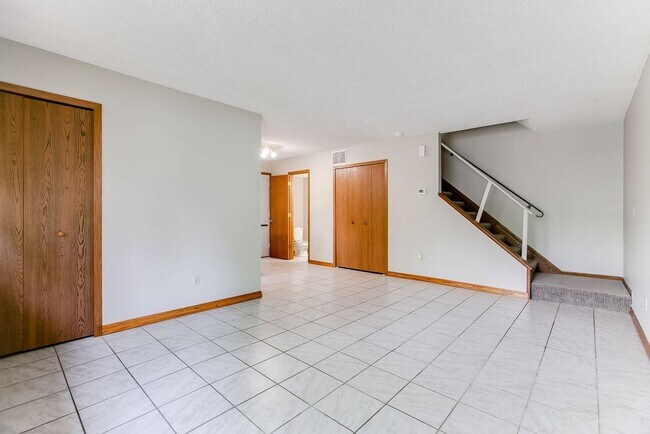Building Photo - 2 Bed | 1.5 Bath | Townhome in Eden Prairie | 2 Garages Spaces Included