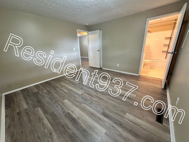 Building Photo - 3 Bed 2 bath Home