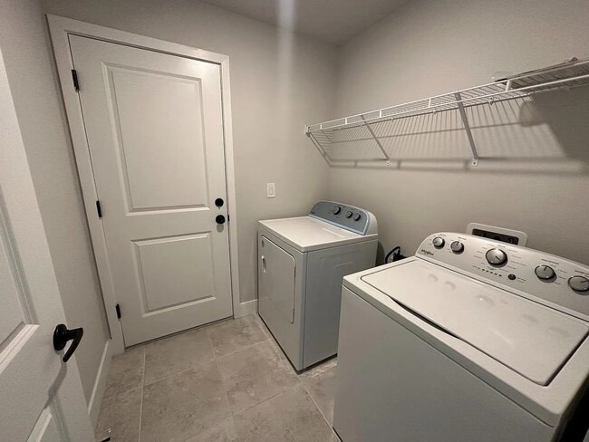 Building Photo - 2717 28th St SW