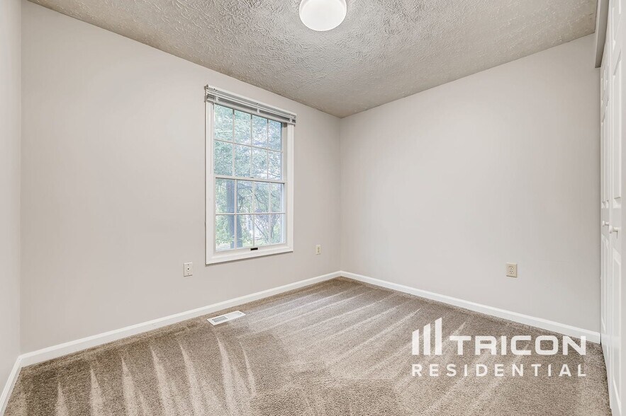 Building Photo - 19 Hunt Cup Cir