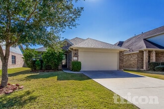 Building Photo - 10338 Whisper Bluff Dr