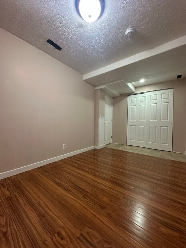 Building Photo - 3408 S Huntington Dr