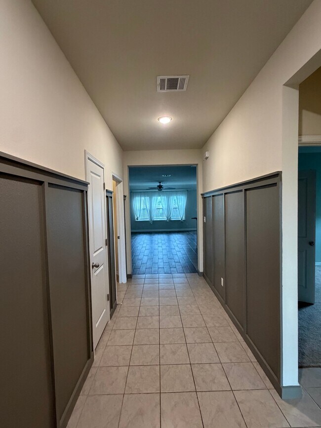Building Photo - 124 Sage Meadows Dr