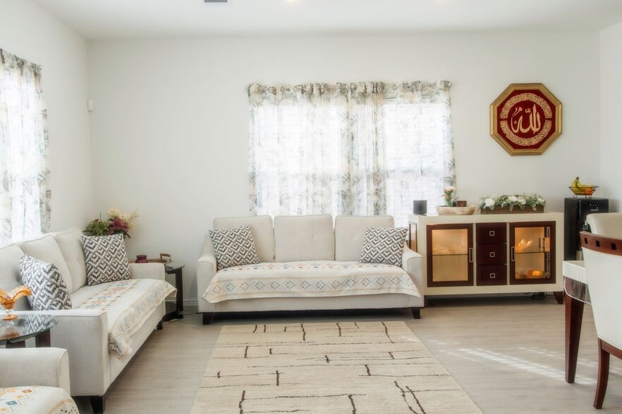 Building Photo - 913 Coulee Dr