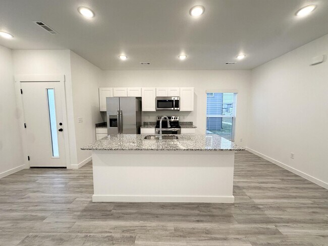 Building Photo - 891 Boardwalk Ave