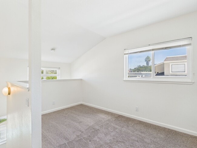 Building Photo - 2 bedroom loft unit now available at Cypre...