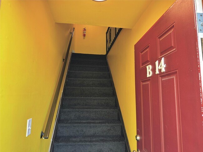 Building Photo - 250 Beechwood Ave