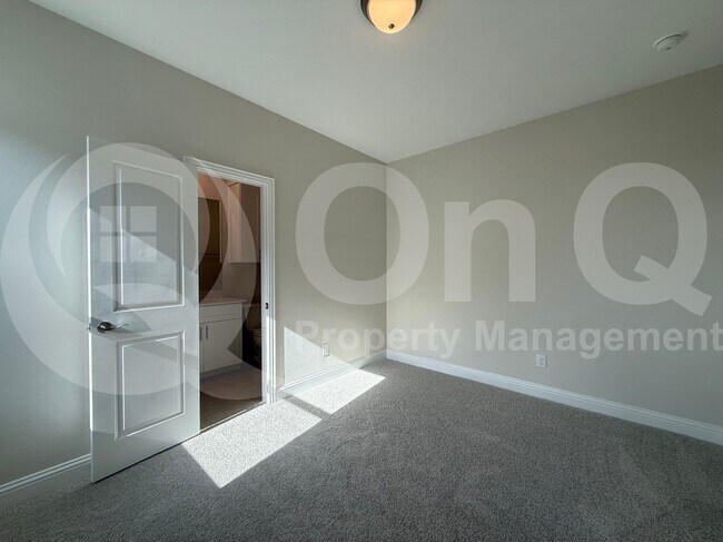 Building Photo - 11531 Chartwell Ct