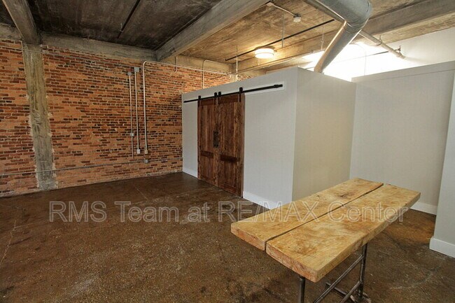 Building Photo - 659 Auburn Ave NE