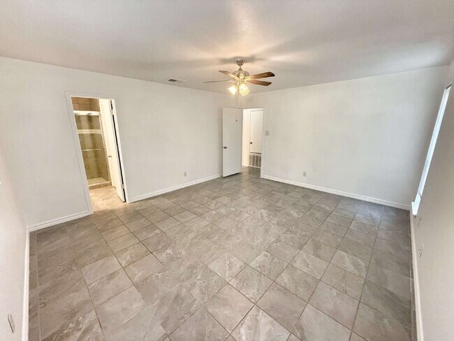 Building Photo - Move-In Special: 1 Month FREE (Applied to ...