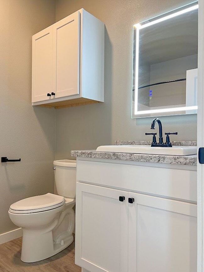 Building Photo - Pet Friendly 2 bed/ 1 bath unit at Soldier Ridge!