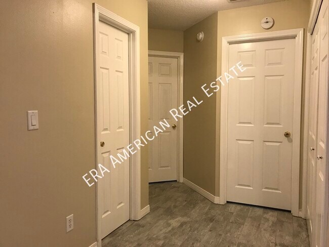 Building Photo - 205 Esmond Ct