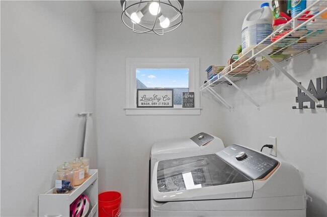 Building Photo - 2596 Rock Maple Dr NE