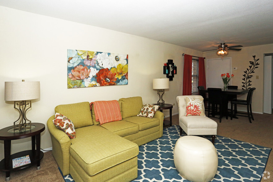 Interior Photo - Pembroke Lake Apartments