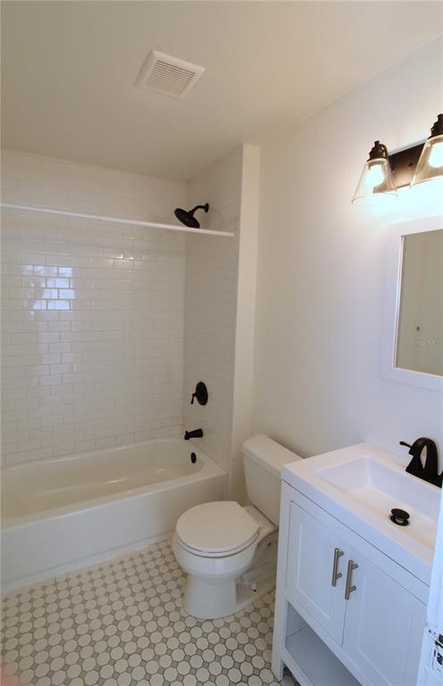 Building Photo - 5235 Calle De Costa Rica