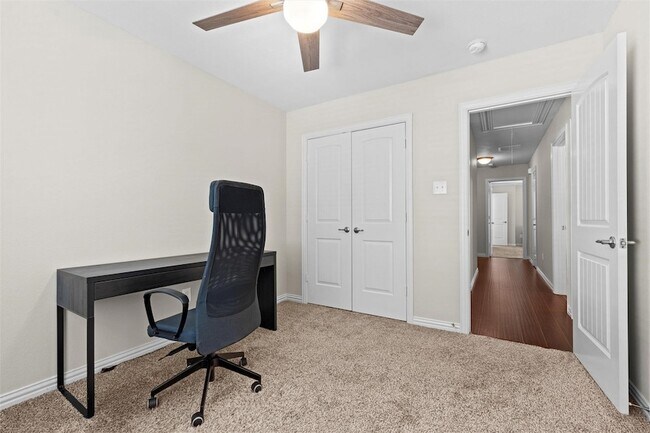 Building Photo - 6900 Carrington Ln