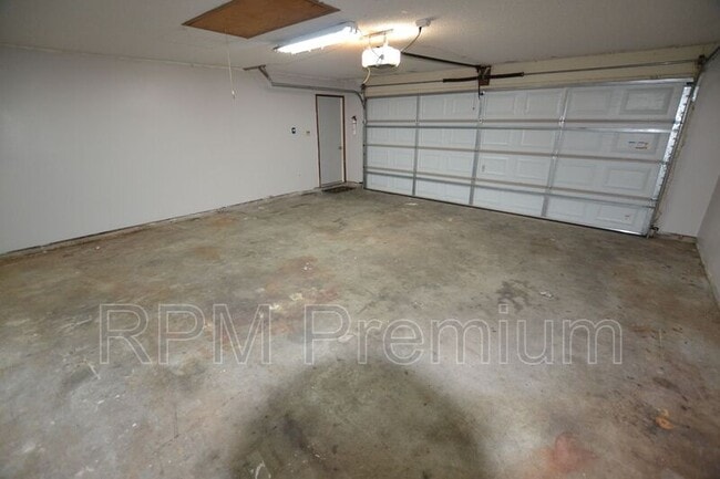 Building Photo - 2214 Alice St