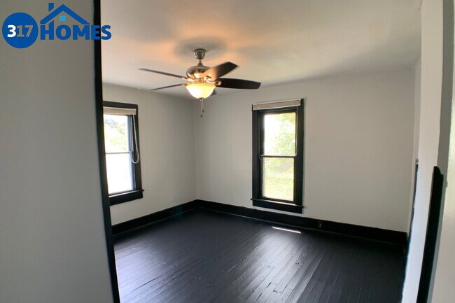 Building Photo - 2111 S Garfield Dr